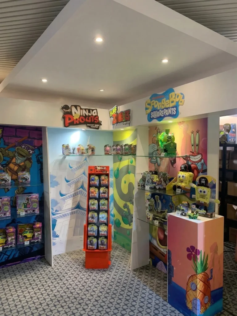 Agencement d'un Showroom multimarque Funrise : Ninja Prouts, Sponge Bob...